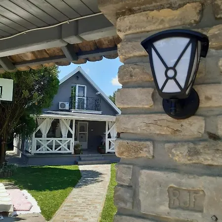 Vila Masa Pr Emina Stipancevic *